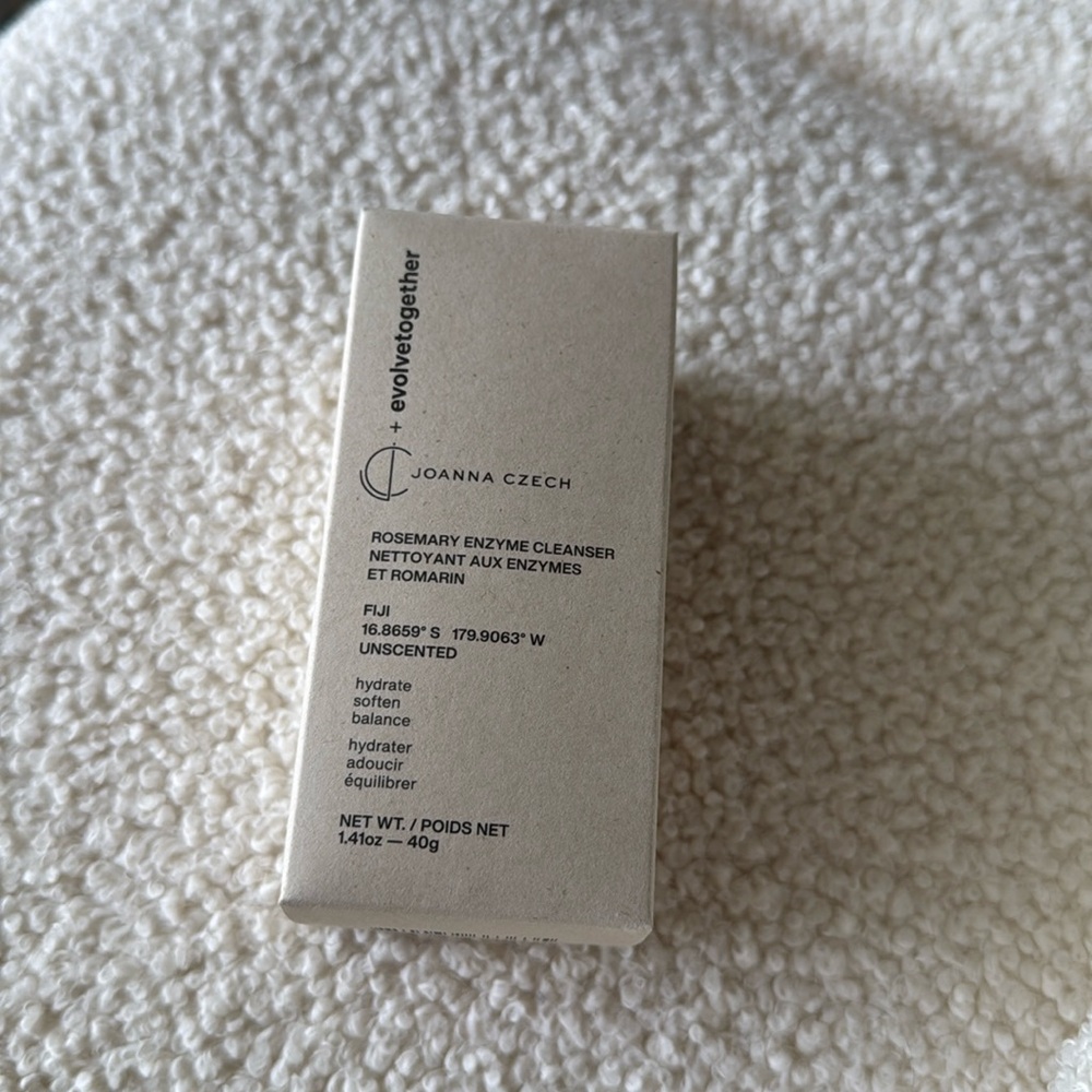 New EVOLVETOGETHER
EVERYDAY ROSEMARY ENZYME CLEANSER 40g